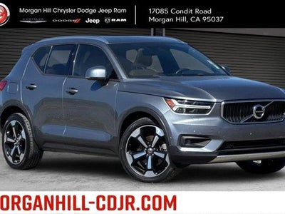 Photo of a 2019 Volvo XC40 AWD T5 Momentum 4DR SUV for sale