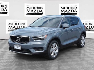 Photo of a 2022 Volvo XC40 AWD T5 Momentum 4DR SUV for sale