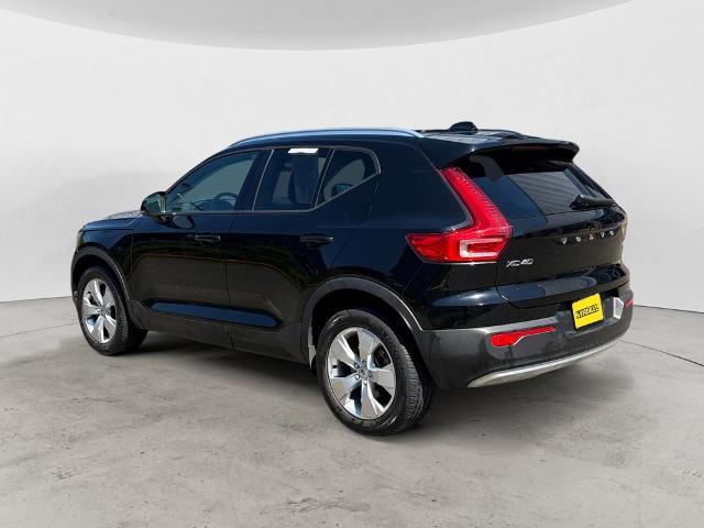 2022 Volvo XC40 - $24,542