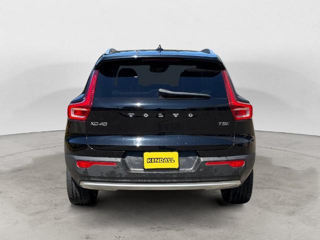 2022 Volvo XC40 - $24,542