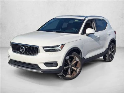 Photo of a 2019 Volvo XC40 AWD T5 Momentum 4DR SUV for sale