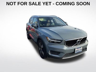 Photo of a 2020 Volvo XC40 AWD T5 Momentum 4DR SUV for sale