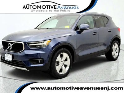 2021 Volvo XC40 AWD T5 Momentum 4DR SUV