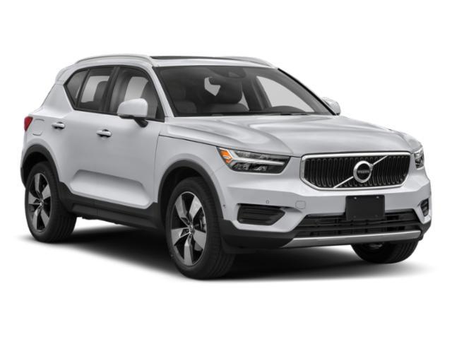 2021 Volvo XC40 - $24,180