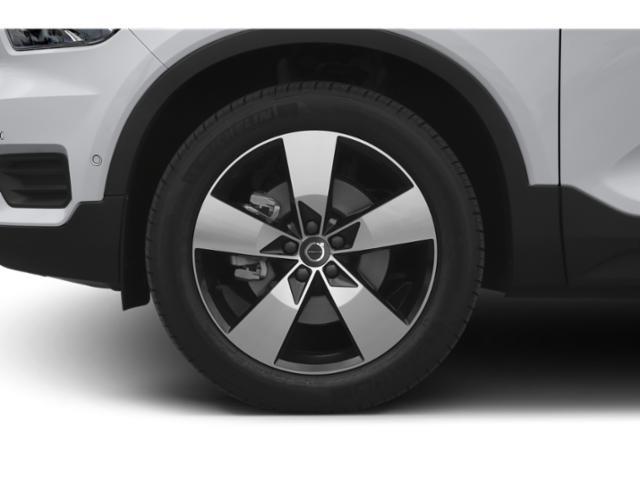 2021 Volvo XC40 - $24,180