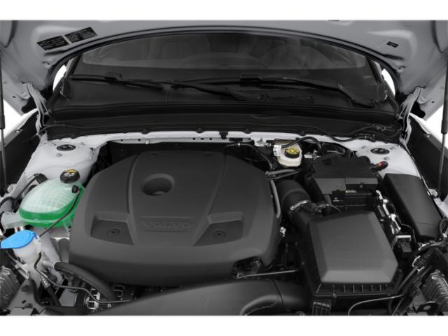 2021 Volvo XC40 - $24,180