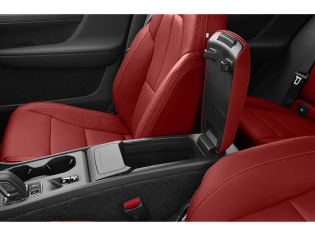 2021 Volvo XC40 - $24,180