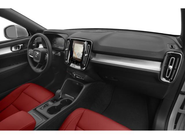 2021 Volvo XC40 - $24,180