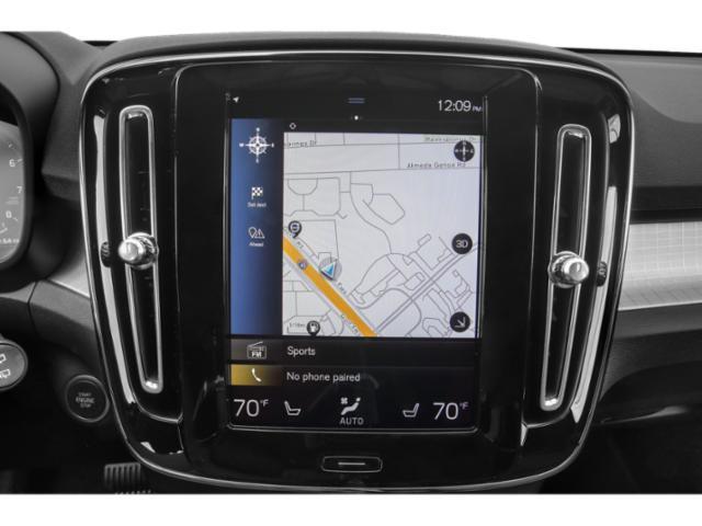 2021 Volvo XC40 - $24,180