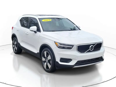 Photo of a 2019 Volvo XC40 AWD T5 Momentum 4DR SUV for sale