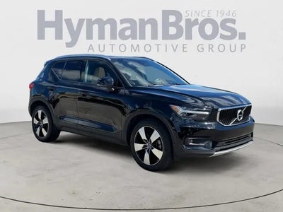 Photo of a 2019 Volvo XC40 AWD T5 Momentum 4DR SUV for sale
