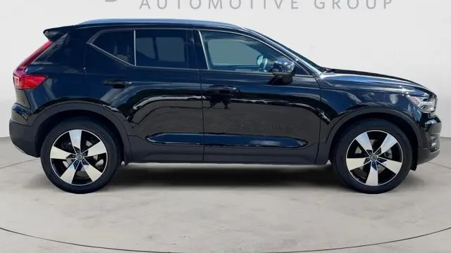 2019 Volvo XC40 T5 Momentum