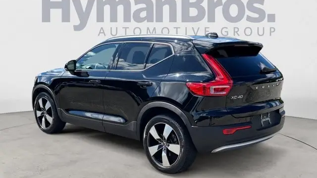 2019 Volvo XC40 T5 Momentum