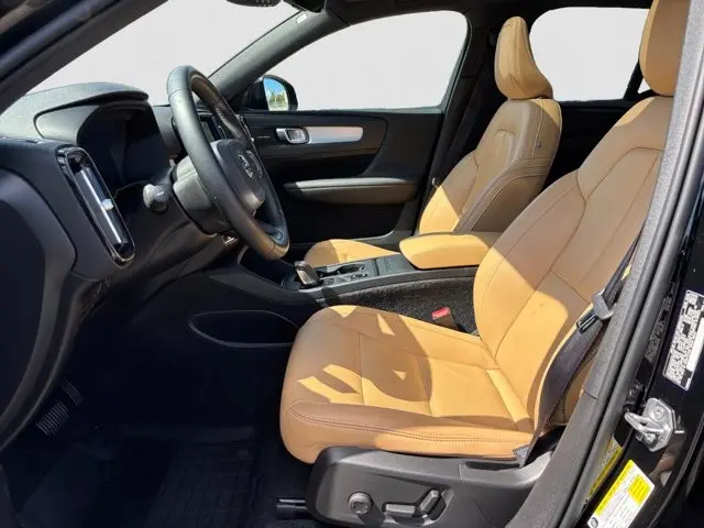 2019 Volvo XC40 - $25,495