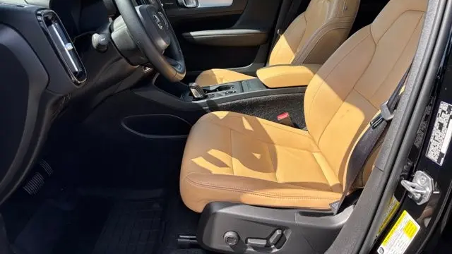 2019 Volvo XC40 T5 Momentum