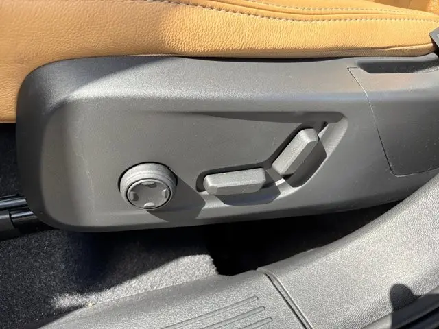 2019 Volvo XC40 - $25,495