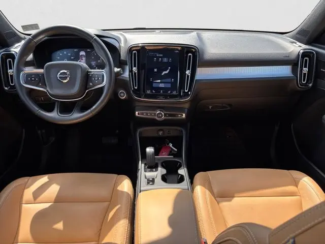 2019 Volvo XC40 - $25,495