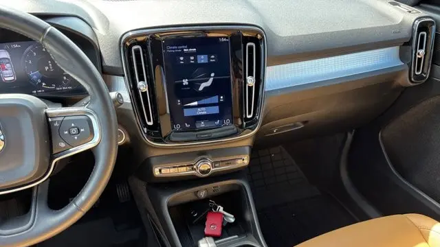 2019 Volvo XC40 T5 Momentum