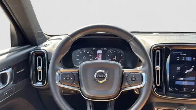 2019 Volvo XC40 T5 Momentum