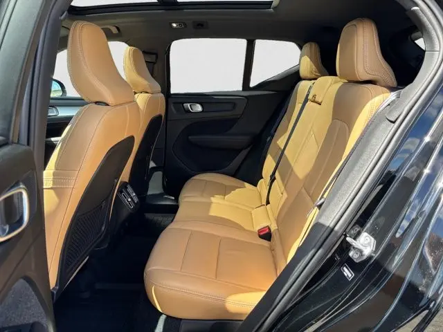 2019 Volvo XC40 - $25,495