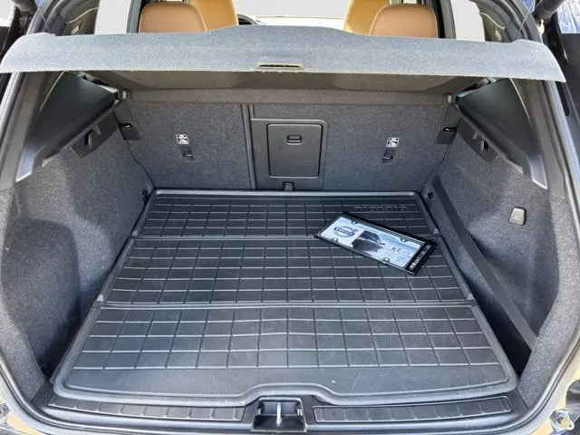 2019 Volvo XC40 - $25,495