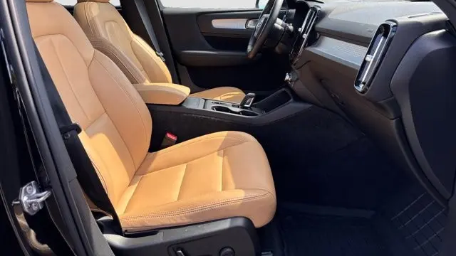 2019 Volvo XC40 T5 Momentum