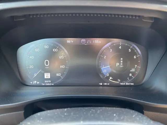 2019 Volvo XC40 - $25,495