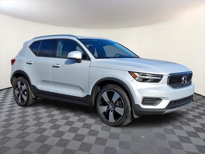 2020 Volvo XC40 AWD T5 Momentum 4DR SUV