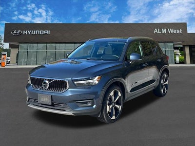 Photo of a 2021 Volvo XC40 AWD T5 Momentum 4DR SUV for sale