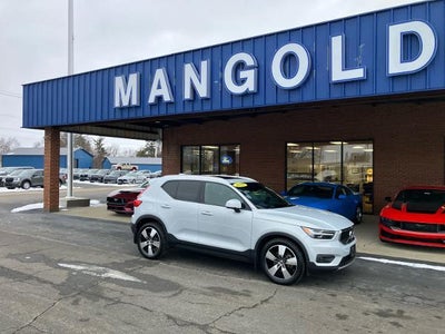 Photo of a 2020 Volvo XC40 AWD T5 Momentum 4DR SUV for sale