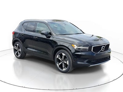 Photo of a 2020 Volvo XC40 AWD T5 Momentum 4DR SUV for sale