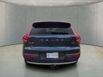 2021 XC40 Thumbnail 4