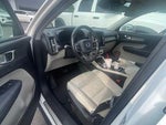2020 XC40 Thumbnail 9