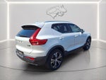 2020 XC40 Thumbnail 4