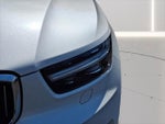 2020 XC40 Thumbnail 11