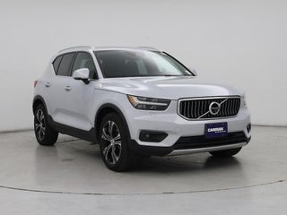 2020 Volvo XC40 with Glacier Silver Metallic Exterior