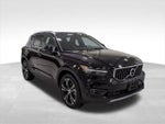 2021 XC40 Thumbnail 1