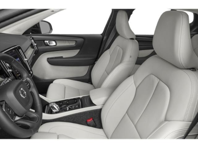 2022 Volvo XC40 - $28,650