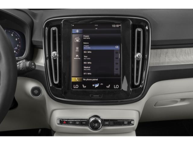 2022 Volvo XC40 - $28,650