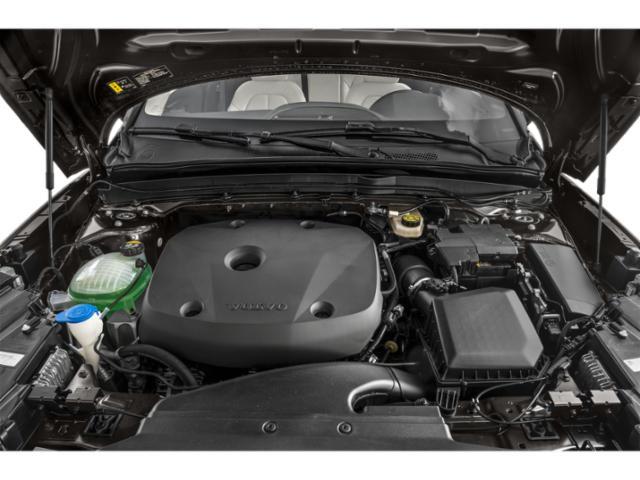 2022 Volvo XC40 - $28,650