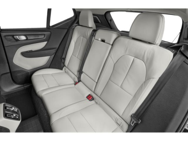 2022 Volvo XC40 - $28,650