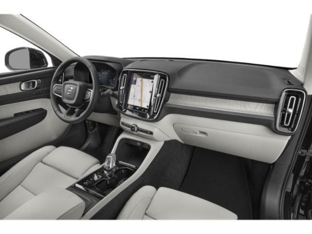 2022 Volvo XC40 - $28,650