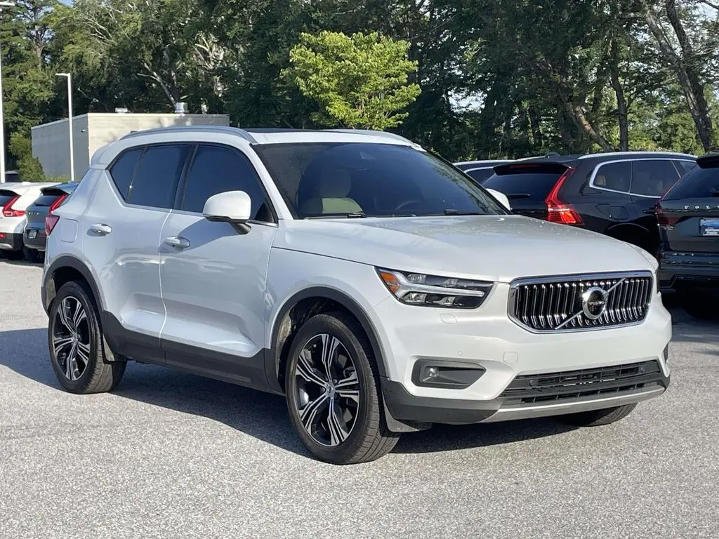 2022 Volvo XC40