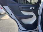 2022 XC40 Thumbnail 2