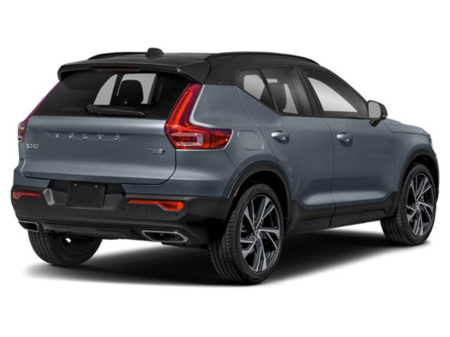 2020 Volvo XC40 - $21,670