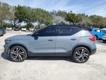 2021 XC40 Thumbnail 3