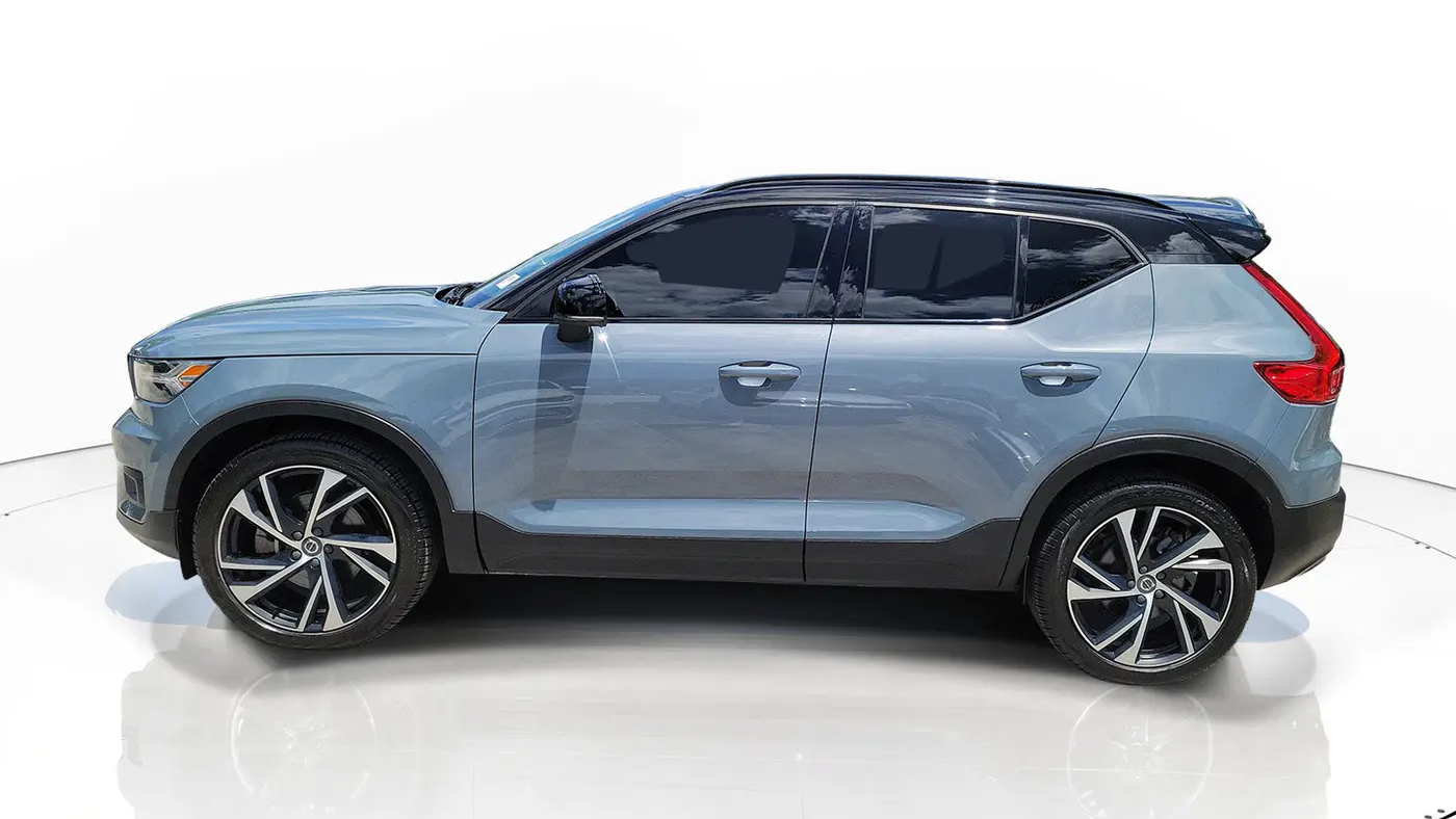2021 Volvo XC40 T5 R-Design