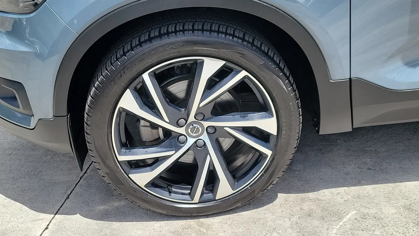 2021 Volvo XC40 T5 R-Design