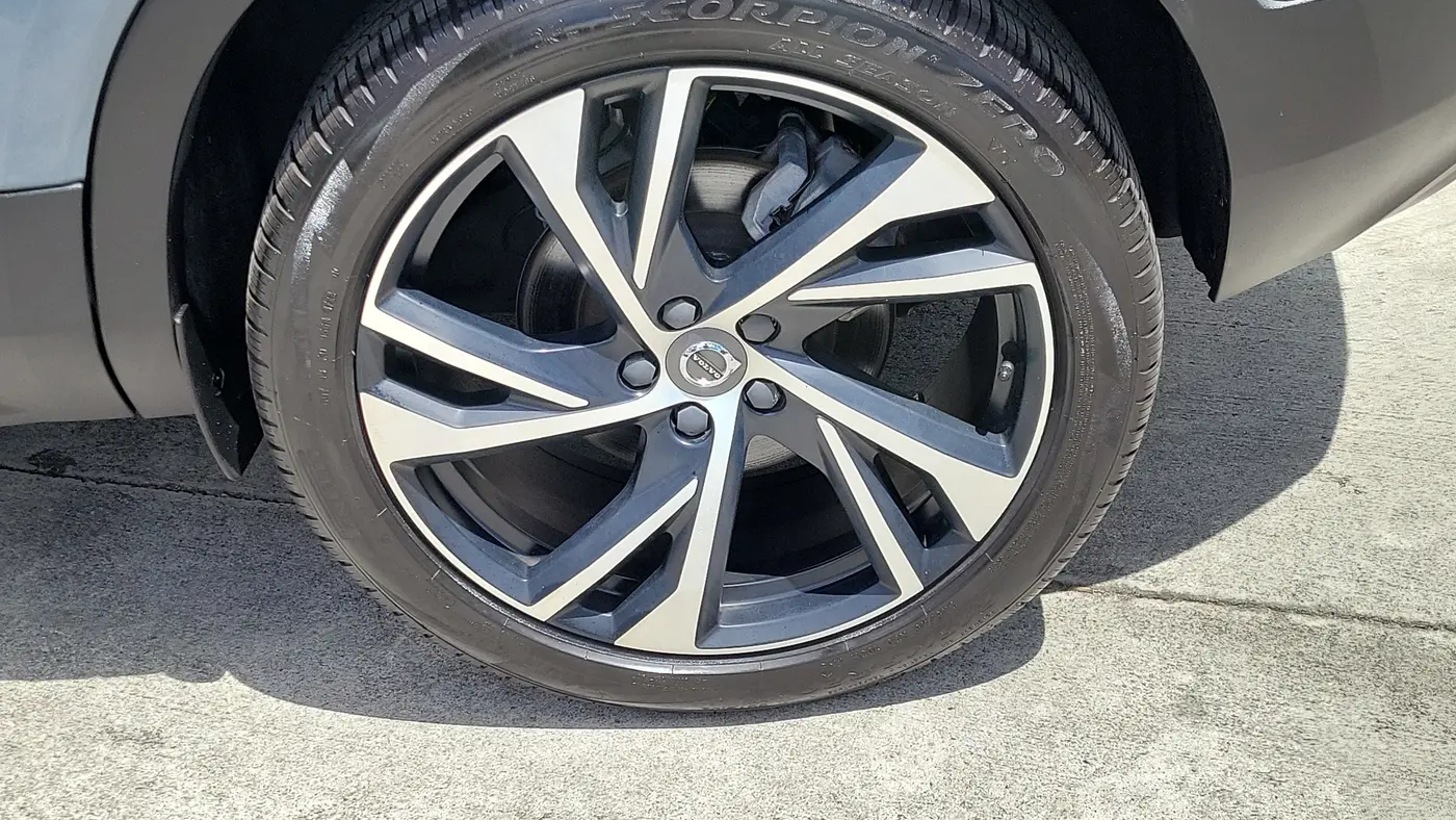 2021 Volvo XC40 T5 R-Design