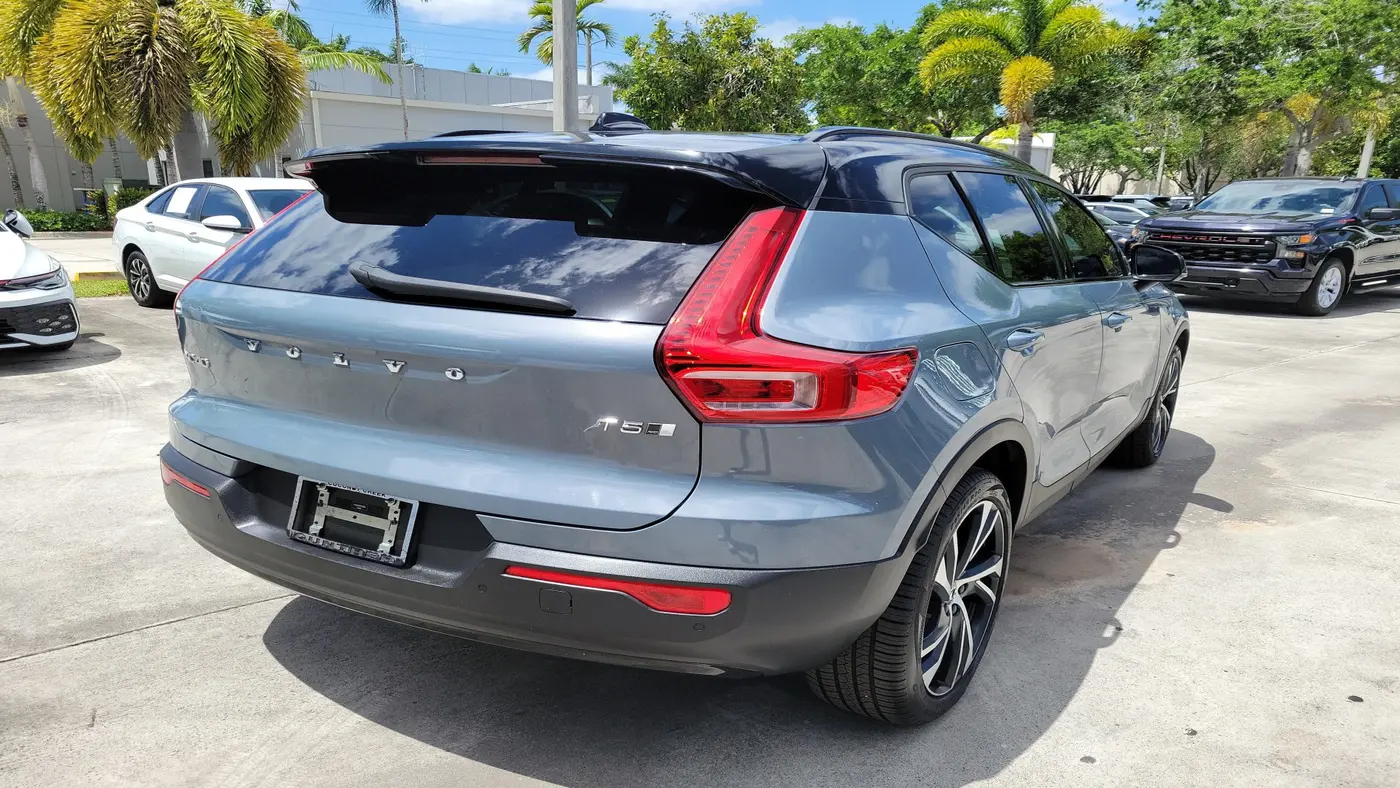 2021 Volvo XC40 T5 R-Design